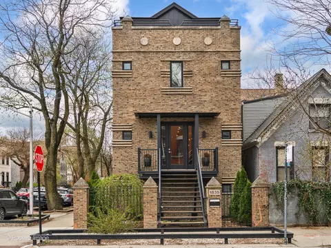 1835 W Wabansia Ave, Chicago, IL 60622