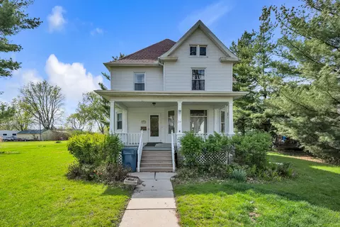 714 Sheridan St, Chenoa, IL 61726