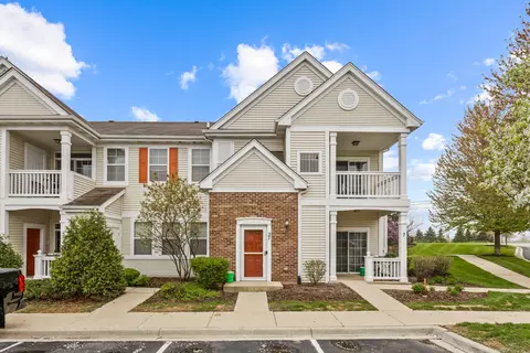2305 Aurora Dr #U27, Pingree Grove, IL 60140