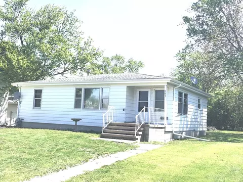 207 N Thomas St, Gilman, IL 60938
