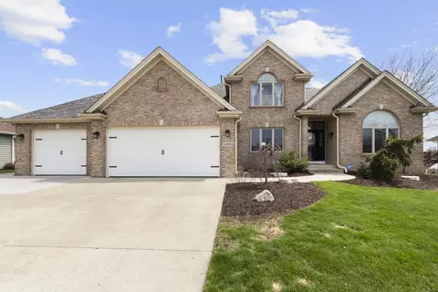 1195 Key West Dr, Machesney Park, IL 61103