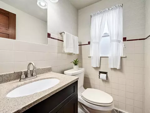 244 E 3rd St, Elmhurst, IL 60126 photo 10