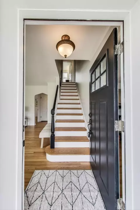 Entry Way - 974 S 2nd Ave, Des Plaines, IL 60016 photo 1 of 2