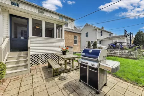 Exterior - 974 S 2nd Ave, Des Plaines, IL 60016 photo 4 of 6