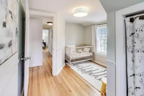 Entry Way - 974 S 2nd Ave, Des Plaines, IL 60016 photo 2 of 2