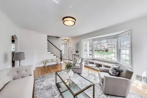Living - 974 S 2nd Ave, Des Plaines, IL 60016 photo 2 of 3
