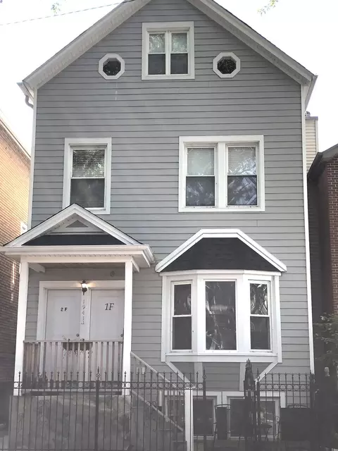 1941 W Roscoe St, Chicago, IL 60657