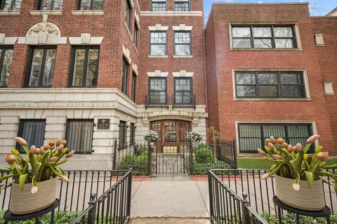 419 W Wellington Ave #1, Chicago, IL 60657