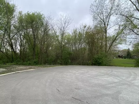8606 S 84th Ave, Hickory Hills, IL 60457