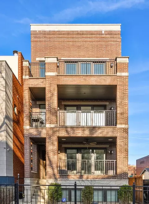 2651 N Bosworth Ave #3, Chicago, IL 60614