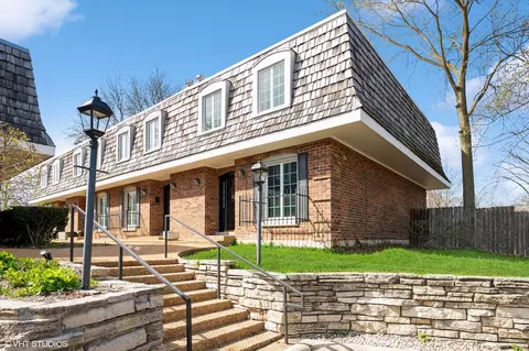 3036 Highland Ave, Wilmette, IL 60091