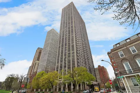 2650 N Lakeview Ave #2605, Chicago, IL 60614