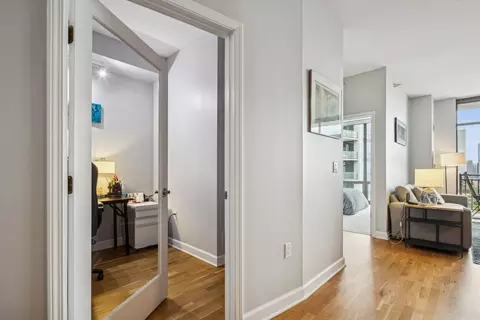 Entry Way - 233 E 13th St #2002, Chicago, IL 60605 photo 2 of 2
