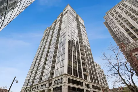 233 E 13th St #2002, Chicago, IL 60605