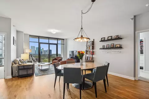 Dining - 233 E 13th St #2002, Chicago, IL 60605 photo 1 of 2