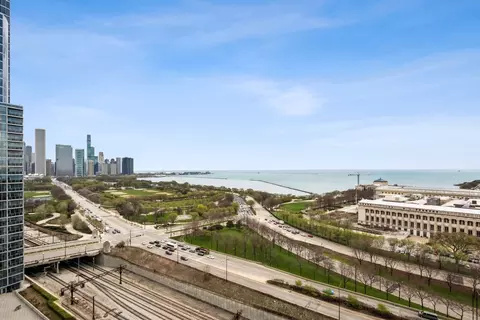 View/Area - 233 E 13th St #2002, Chicago, IL 60605 photo 1 of 2