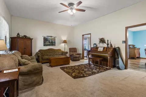416 S Center St, Forrest, IL 61741 photo 7