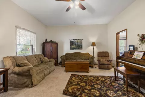 416 S Center St, Forrest, IL 61741 photo 6