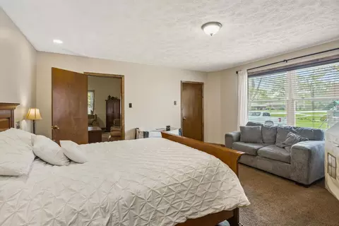 416 S Center St, Forrest, IL 61741 photo 15