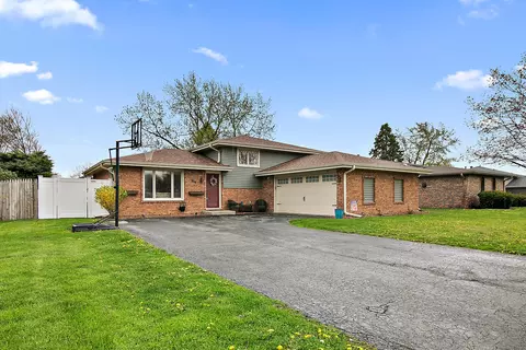 509 Manor Dr, Peotone, IL 60468