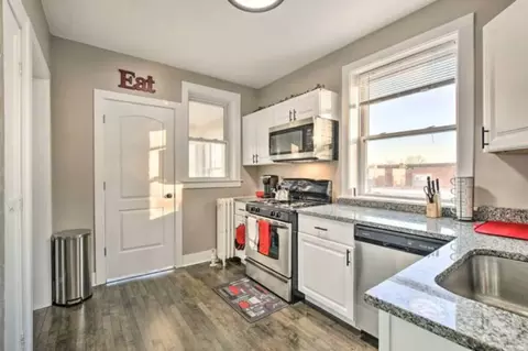 5413 N Artesian Ave, Chicago, IL 60625 photo 2