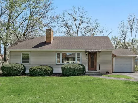 384 Lakelawn Blvd, Aurora, IL 60506