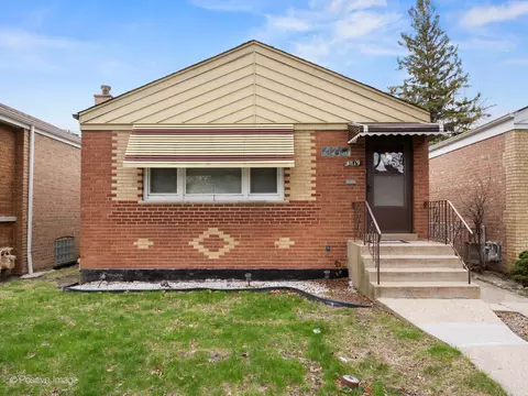 4819 S Leamington Ave, Chicago, IL 60638
