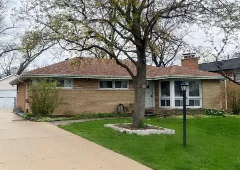 912 Warrington Rd, Deerfield, IL 60015