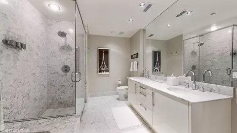 10 E Delaware Pl #9D, Chicago, IL 60611 photo 16