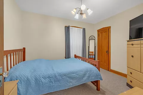 Bedroom - 5527 W Cornelia Ave, Chicago, IL 60641 photo 1 of 7