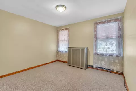Bedroom - 5527 W Cornelia Ave, Chicago, IL 60641 photo 5 of 7