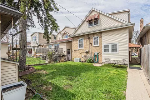 Exterior - 5527 W Cornelia Ave, Chicago, IL 60641 photo 3 of 6