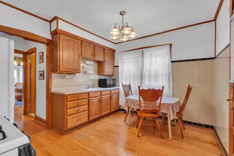 Kitchen - 5527 W Cornelia Ave, Chicago, IL 60641 photo 1 of 6