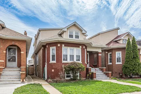 Exterior - 5527 W Cornelia Ave, Chicago, IL 60641 photo 5 of 6