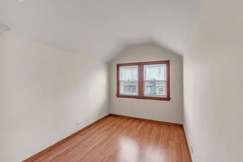 Bedroom - 5527 W Cornelia Ave, Chicago, IL 60641 photo 6 of 7