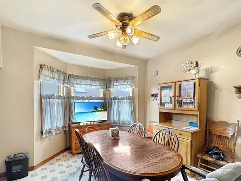 Dining - 5927 W Elm Ave, Berkeley, IL 60163 photo 1 of 1