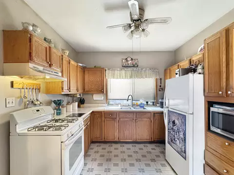 Kitchen - 5927 W Elm Ave, Berkeley, IL 60163 photo 1 of 1
