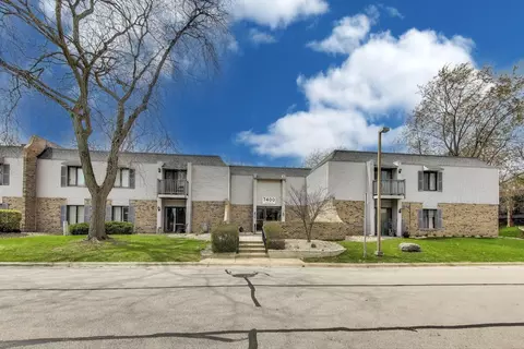 7400 Grand Ave #203, Downers Grove, IL 60516
