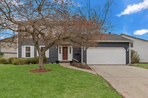 460 Sunnyside Ave, Gurnee, IL 60031