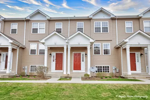 131 W Big Horn Dr #131, Hainesville, IL 60030