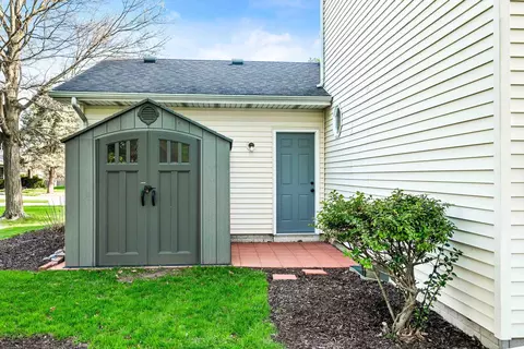Exterior - 4 Tees Ct, Bloomington, IL 61704 photo 10 of 12