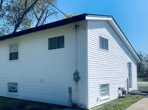 15318 Cypress Rd, Markham, IL 60428 photo 2