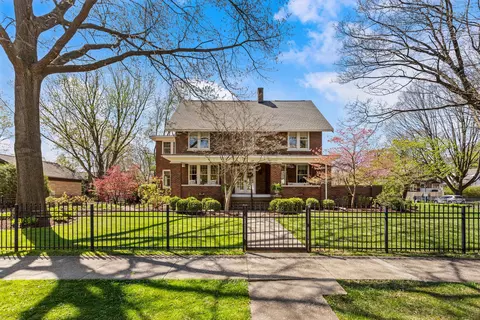 915 W Clark St, Champaign, IL 61821