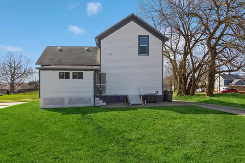 Exterior - 324 Lawrence Ave, Elgin, IL 60123 photo 3 of 3