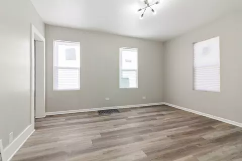 Living - 324 Lawrence Ave, Elgin, IL 60123 photo 2 of 2