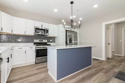 Kitchen - 324 Lawrence Ave, Elgin, IL 60123 photo 2 of 2
