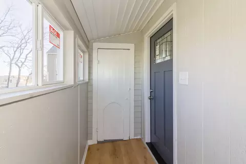 Entry Way - 324 Lawrence Ave, Elgin, IL 60123 photo 1 of 1