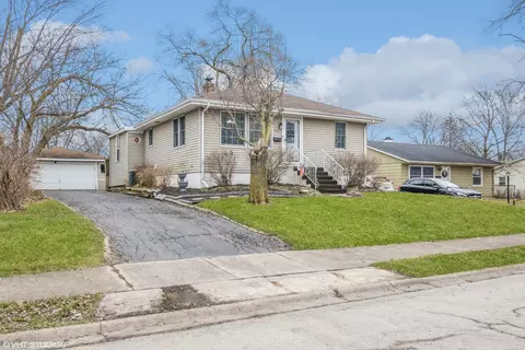 241 Tiverton Ln, Steger, IL 60475