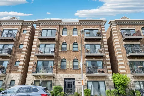 1152 W Roscoe St #4W, Chicago, IL 60657