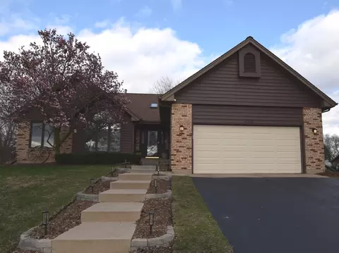 639 Eisenhower St, Marengo, IL 60152